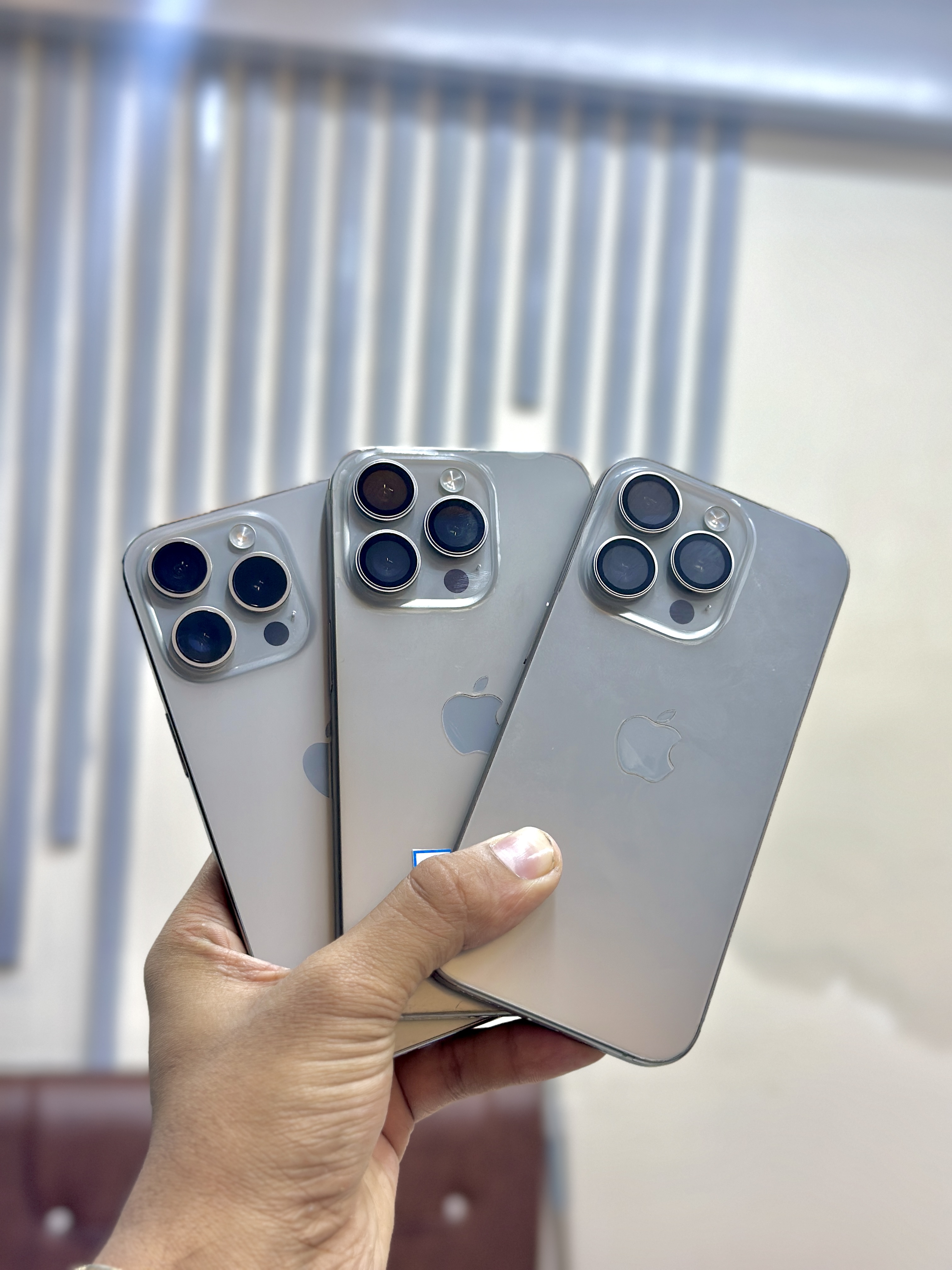 𝗜 𝗣𝗛𝗢𝗡𝗘 𝟭𝟱 𝗣𝗥𝗢